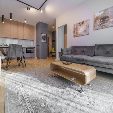Bright And Charming- Golden Apartments- City Center&S18 Varşovia Exterior foto