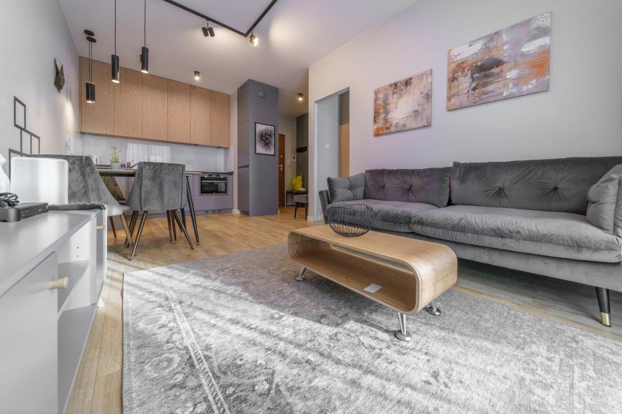 Bright And Charming- Golden Apartments- City Center&S18 Varşovia Exterior foto