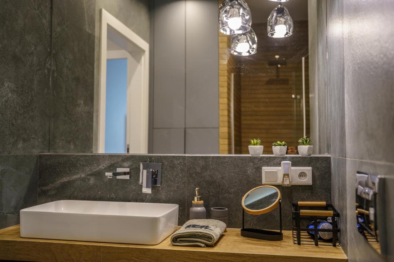 Bright And Charming- Golden Apartments- City Center&S18 Varşovia Exterior foto